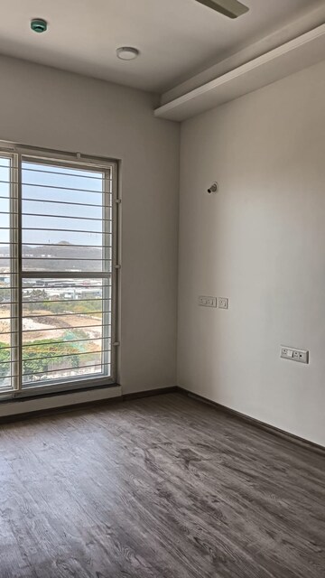 Room in 2 BHK Apartment at Nyati Equatorial II, Bavdhan – for Rent