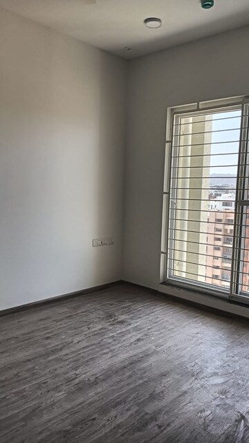 Room in 2 BHK Apartment at Nyati Equatorial II, Bavdhan – for Rent