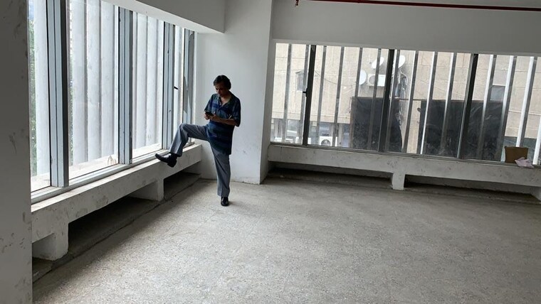  Parking, new friends colony 4 Bedroom 500 Sq.Yd. Builder Floor In New Friends Colony Delhi 8848705