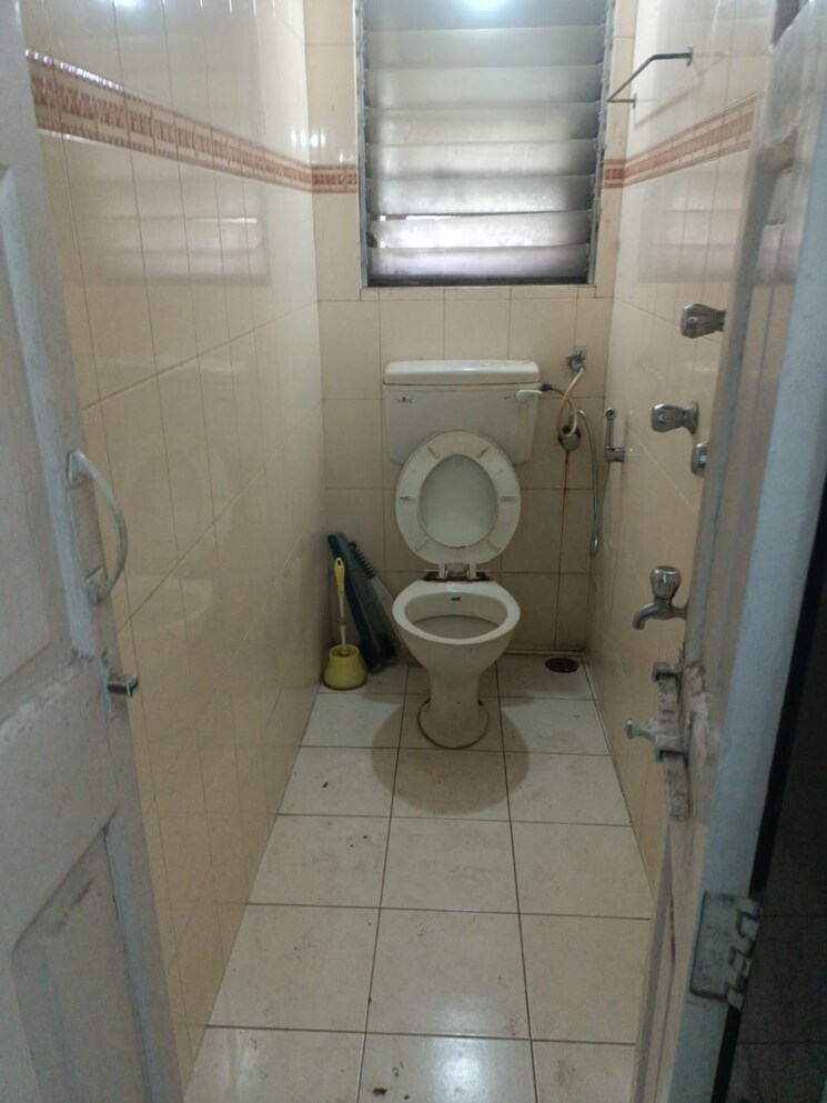 Bathroom, ashirwad-chs-dadar-east 1 Bedroom 500 Sq.Ft. Apartment In Dadar East Mumbai 8848689