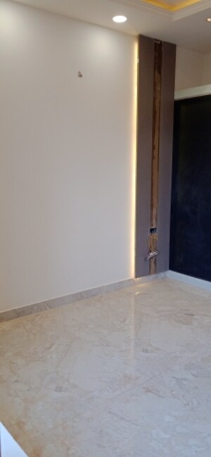 Room in 3 BHK Builder Floor at Sector 84 – for Sale