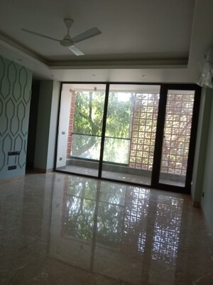 Room in 4 BHK Builder Floor at New Friends Colony – for Sale