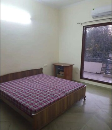 Bedroom in 2 BHK Builder Floor at Sector 18 – for Rent