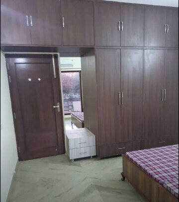 Bedroom in 2 BHK Builder Floor at Sector 18 – for Rent
