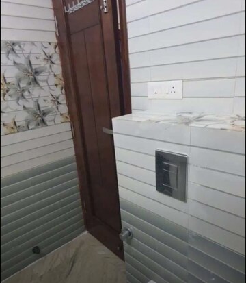 Bathroom in 2 BHK Builder Floor at Sector 18 – for Rent