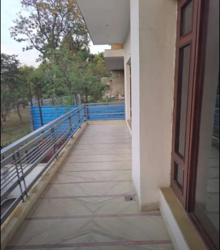 Balcony, sector 18 2 Bedroom 1000 Sq.Ft. Builder Floor In Sector 18 Chandigarh 8848731