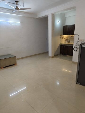 Room in 2.5 BHK Builder Floor at Saket – for Rent