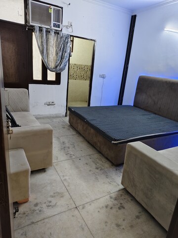 Master Bedroom in 2.5 BHK Builder Floor at Saket – for Rent