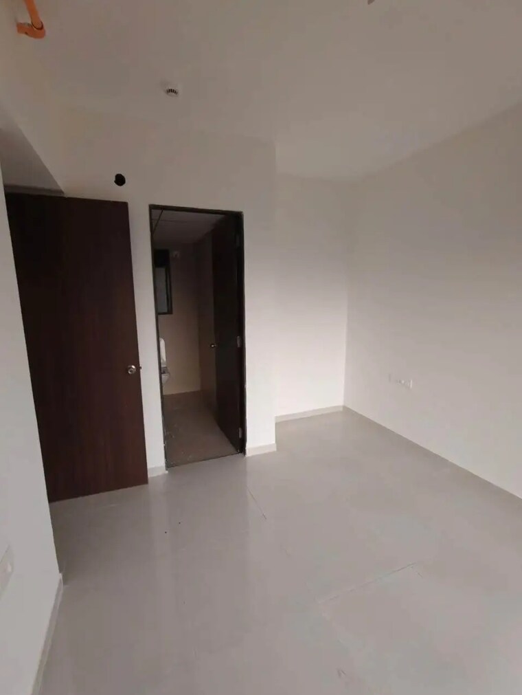 Room, metro-satyam-queens-necklace 1 Bedroom 735 Sq.Ft. Apartment In Rohinjan Navi Mumbai 8848767