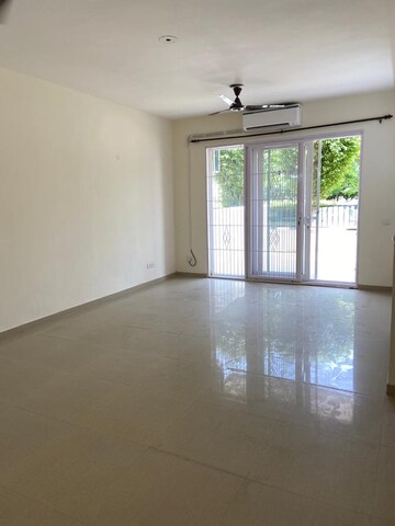 Room in 4 BHK Builder Floor at Emaar Emerald Floors, Sector 65 – for Rent