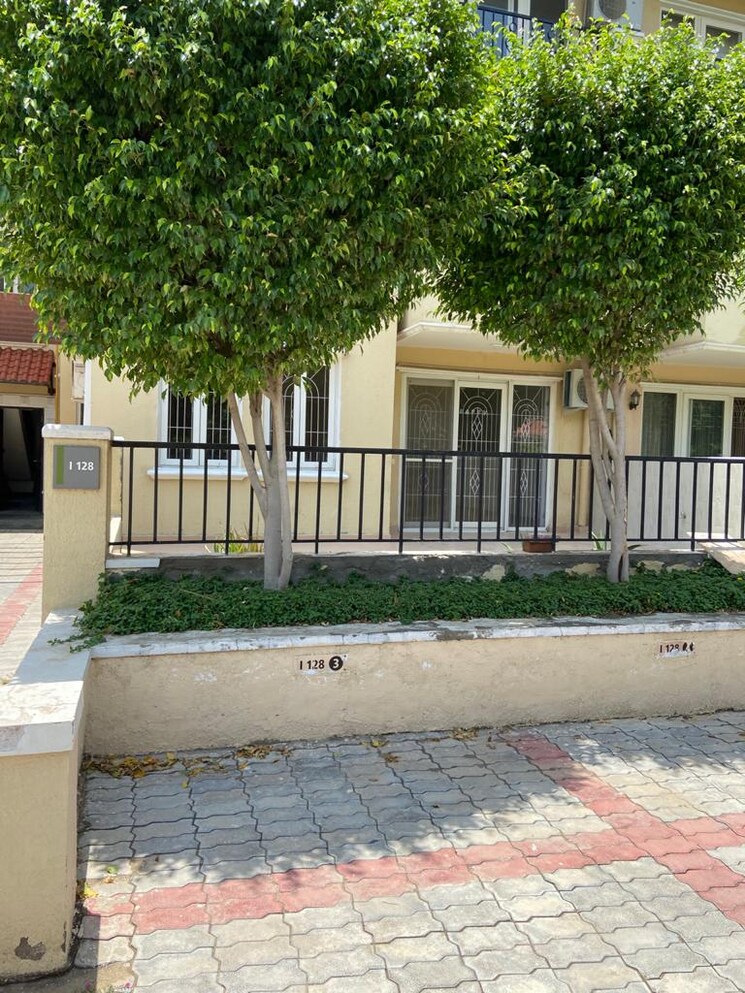 Rental 4 Bedroom 1750 Sq.Ft. Builder Floor in Emaar Emerald Floors ...