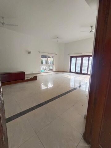 Kitchen in 5 BHK Villa at Sainik Farm – for Rent