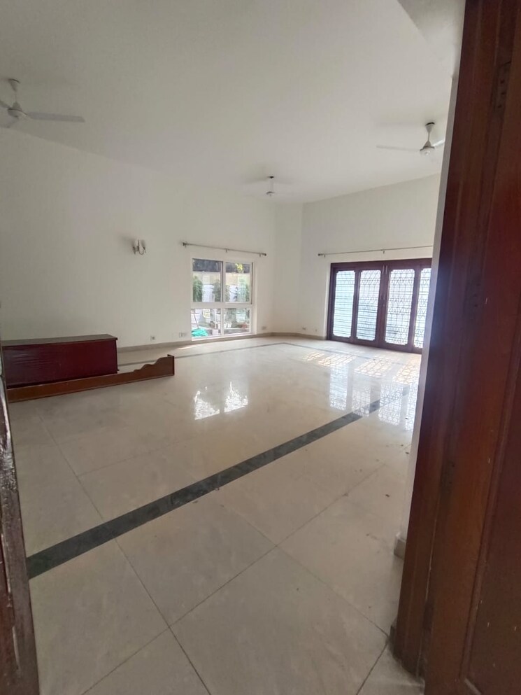 Kitchen, sainik farm 5 Bedroom 1900 Sq.Ft. Villa In Sainik Farm Delhi 8848793