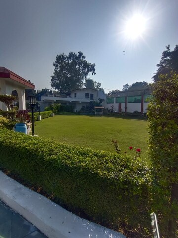 5 BHK Villa – Garden View at Sainik Farm - for Rent