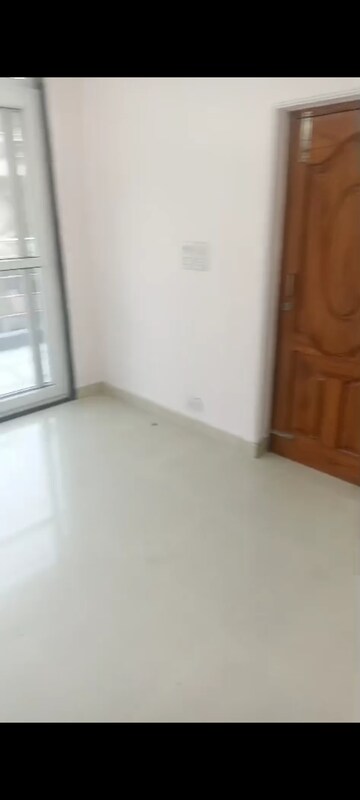 Room in 3 BHK Builder Floor at Pitampura – for Rent