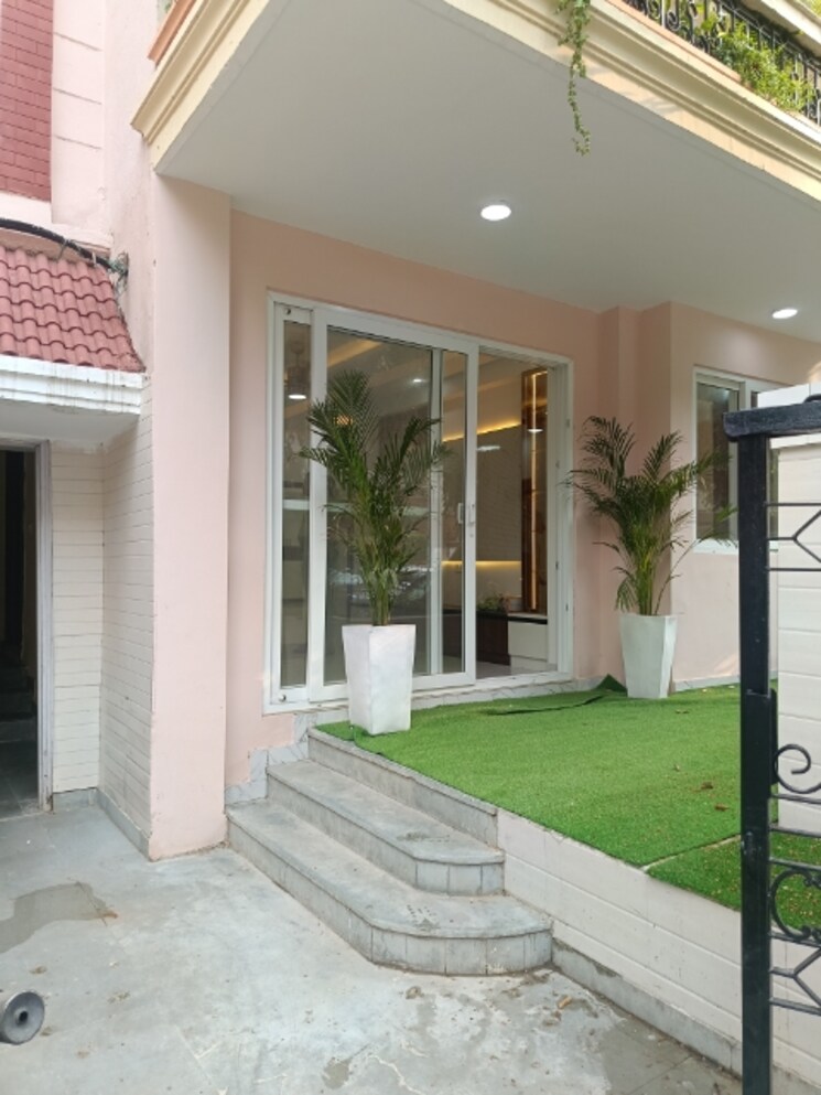  Parking, m2k-symphony-floors 3 Bedroom 1450 Sq.Ft. Builder Floor In Sector 51 Gurgaon 8849043