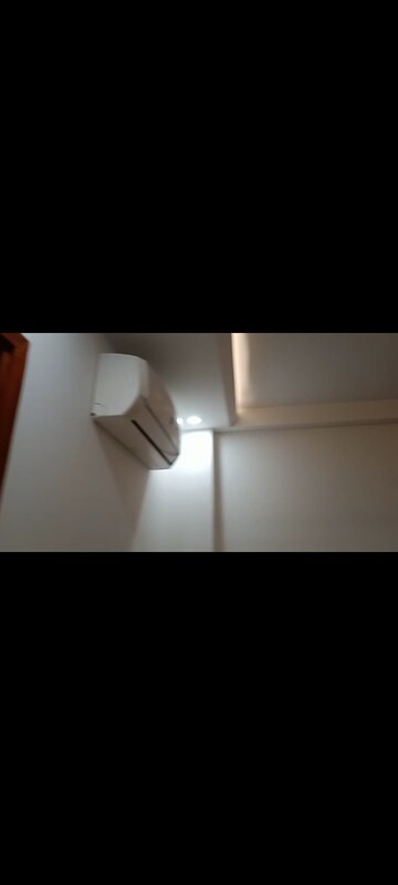 Room in 4 BHK Builder Floor at Rohini – for Rent
