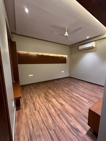 Furnished Amenities in 3 BHK Builder Floor at Sector 28 Dwarka – for Sale