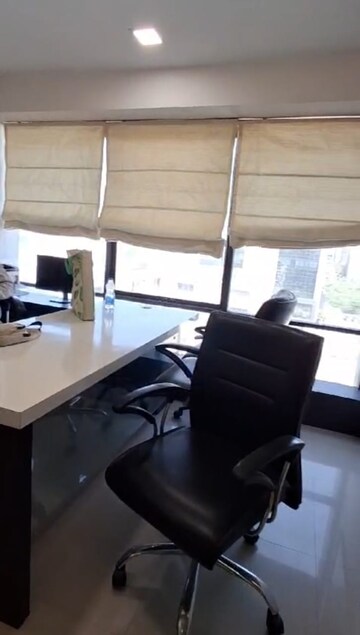  Office Space For Rent in Makarba
