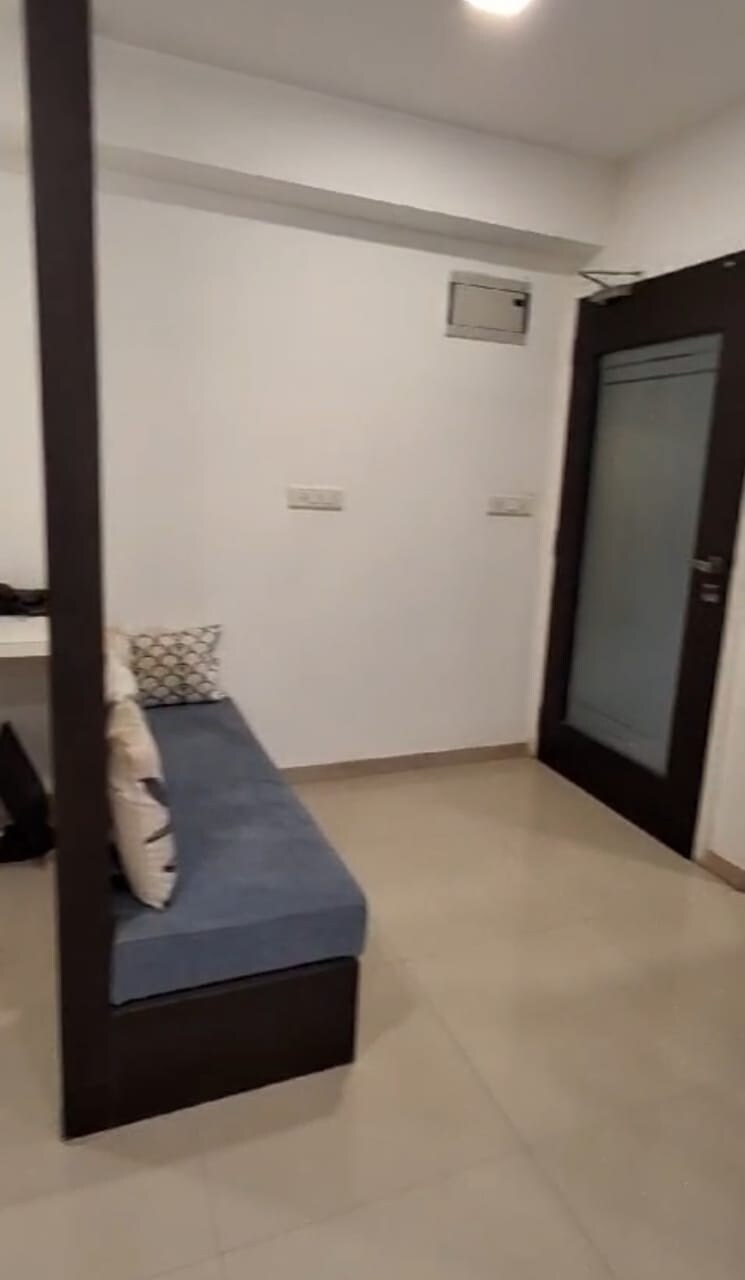 Room, makarba Commercial Office Space 720 Sq.Ft. In Makarba Ahmedabad 8848985