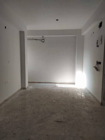 Room in 2 BHK Apartment at Sevoke Road – for Sale