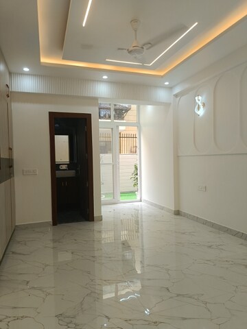 Building Lobby in 3 BHK Builder Floor at M2K Symphony Floors, Sector 51 – for Sale