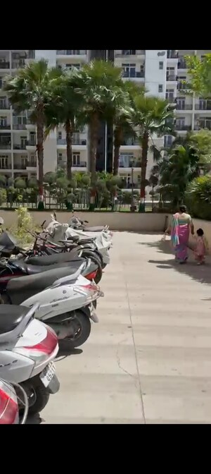 Parking in 3 BHK Apartment at Omaxe R2, Gomti Nagar – for Sale