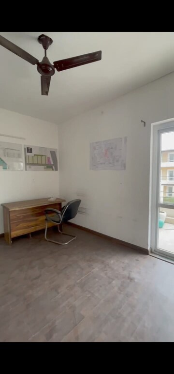 Room in 3.5 BHK Apartment at BPTP Park 81, Sector 81 – for Rent