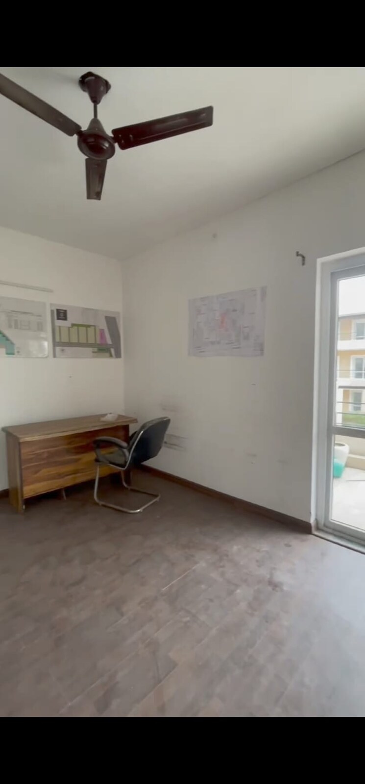 Room, bptp-park-81 3.5 Bedroom 275 Sq.Yd. Apartment In Sector 81 Faridabad 8849042