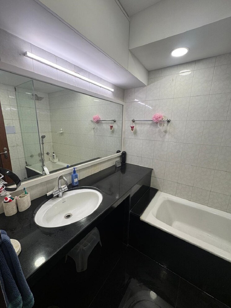 Bathroom, bandra west 3 Bedroom 1200 Sq.Ft. Apartment In Bandra West Mumbai 8849059