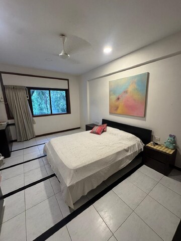 Bedroom in 3 BHK Apartment at Bandra West – for Rent