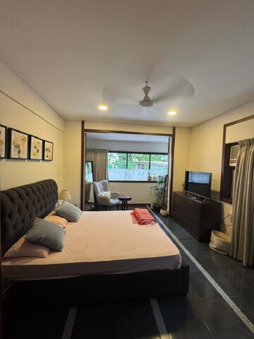 Bedroom in 3 BHK Apartment at Bandra West – for Rent