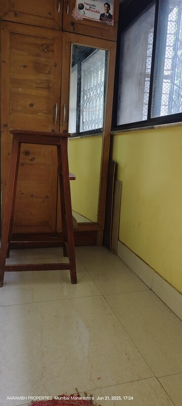 Room in 1 BHK Apartment at Asmita Mogra CHS, Andheri East – for Rent