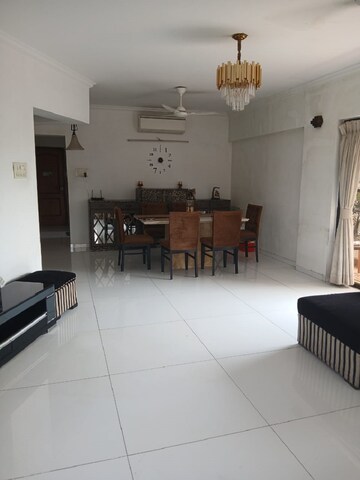 Living Room in 3 BHK Apartment at Khar West – for Rent