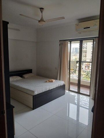 Bedroom in 3 BHK Apartment at Khar West – for Rent