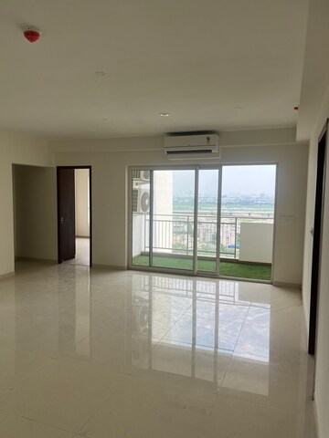 Room in 3 BHK Apartment at Shapoorji Pallonji Joyville Gurgaon, Sector 102 – for Rent