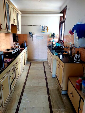 Kitchen in 3.5 BHK Apartment at Gracious Tower, Sector 56 – for Rent
