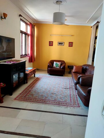 Living Room in 3.5 BHK Apartment at Gracious Tower, Sector 56 – for Rent
