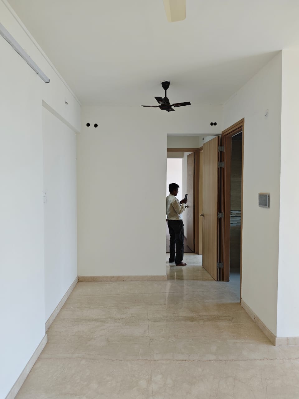 3 BHK + Servant Room Apartment For Rent in Raj Infinia