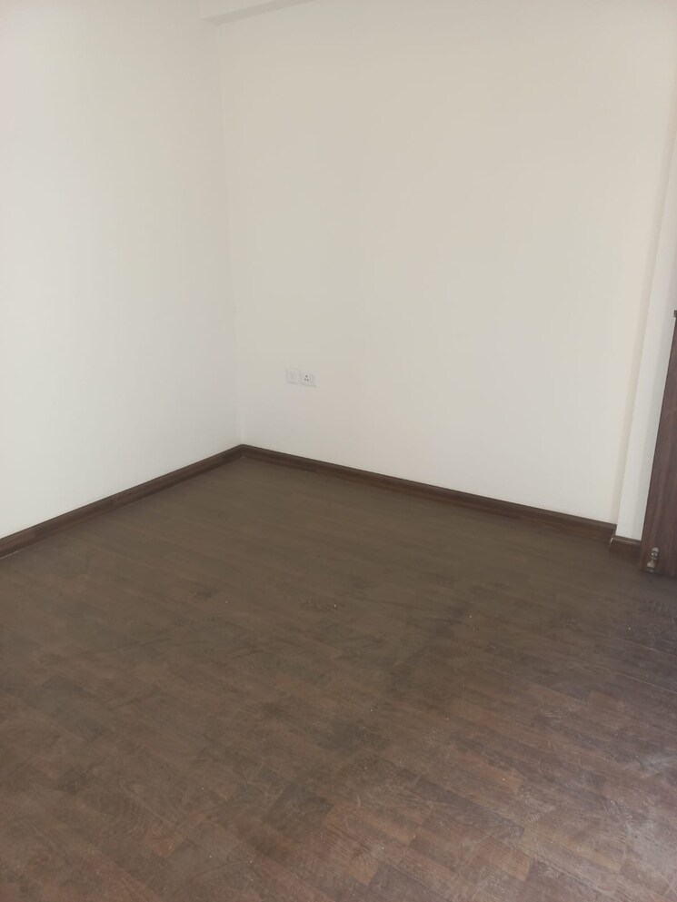 Room, bptp-discovery-park 2 Bedroom 1120 Sq.Ft. Apartment In Sector 80 Faridabad 8849178