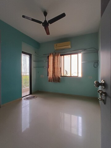 Room in 3 BHK Apartment at Karelibaug – for Rent