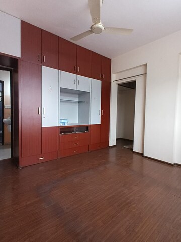 Room in 3 BHK Apartment at Karelibaug – for Rent