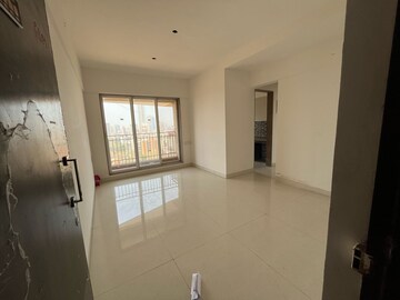 Room in 2 BHK Apartment at Sheth Irene, Malad West – for Rent