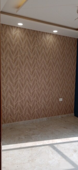 Room in 3 BHK Builder Floor at Sector 84 – for Sale