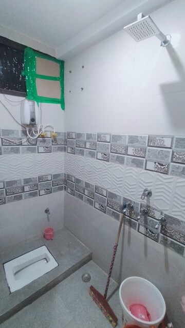 Bathroom in 2 BHK Builder Floor at Sector 8 Dwarka – for Rent