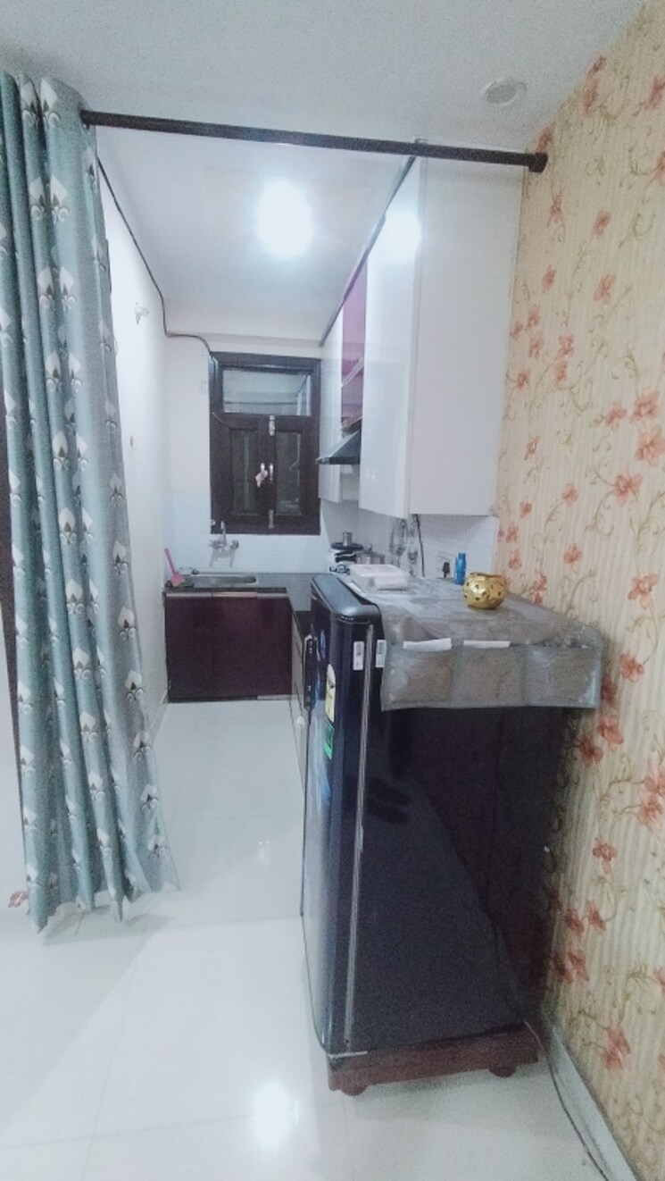 Kitchen, sector 8 dwarka 2 Bedroom 72 Sq.Yd. Builder Floor In Sector 8 Dwarka Delhi 8849270
