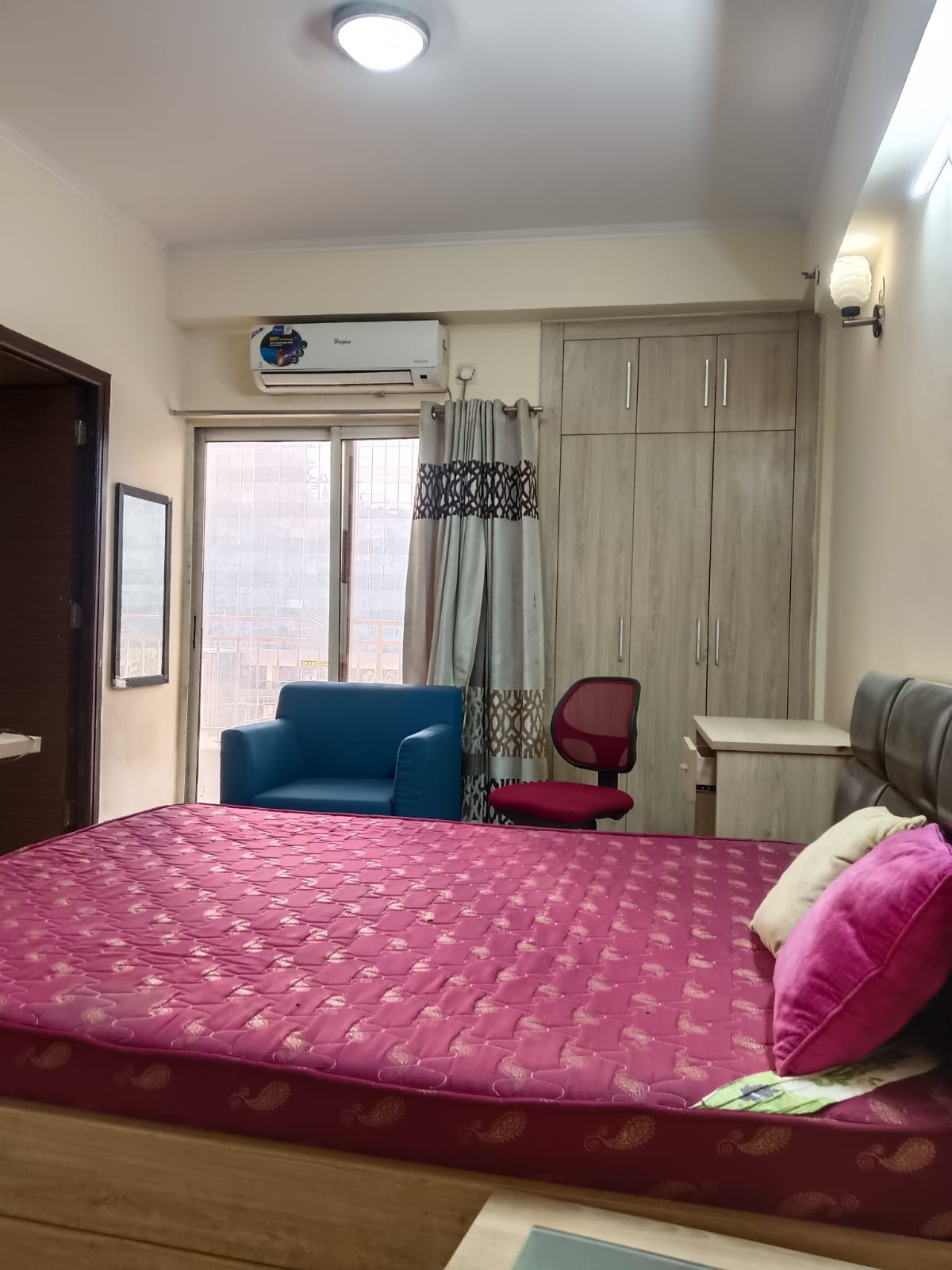 2 BHK + Pooja Room Apartment For Rent in Jaypee Greens Kosmos
