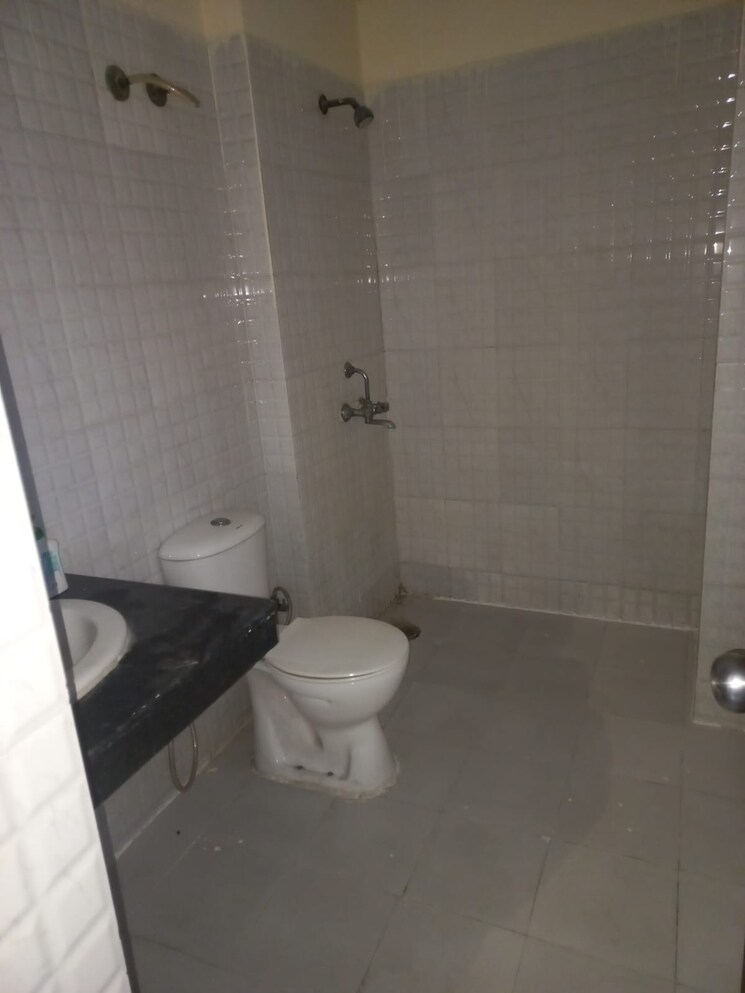 Bathroom, rps-savana 2 Bedroom 955 Sq.Ft. Apartment In Sector 88 Faridabad 8849245