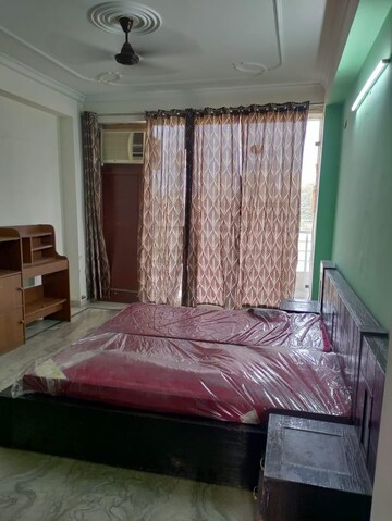 Room in 3 BHK Apartment at Singhpura – for Rent
