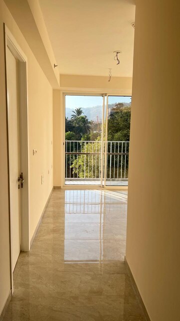 Room in 3 BHK Apartment at Tata Serein, Pokhran Road No Two – for Rent